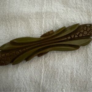 Vintage Olive Green BaKelitE bROoCh 30s